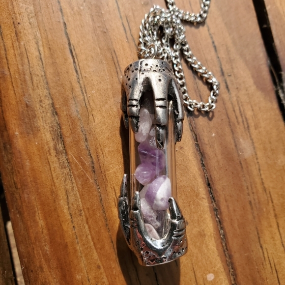 Jewelry - Talon Pendant on chain with genuine Amethyst Crystals necklace